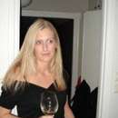 Kinky Mistress Seeks Submissive Man For Private Gloryhole Fun ?